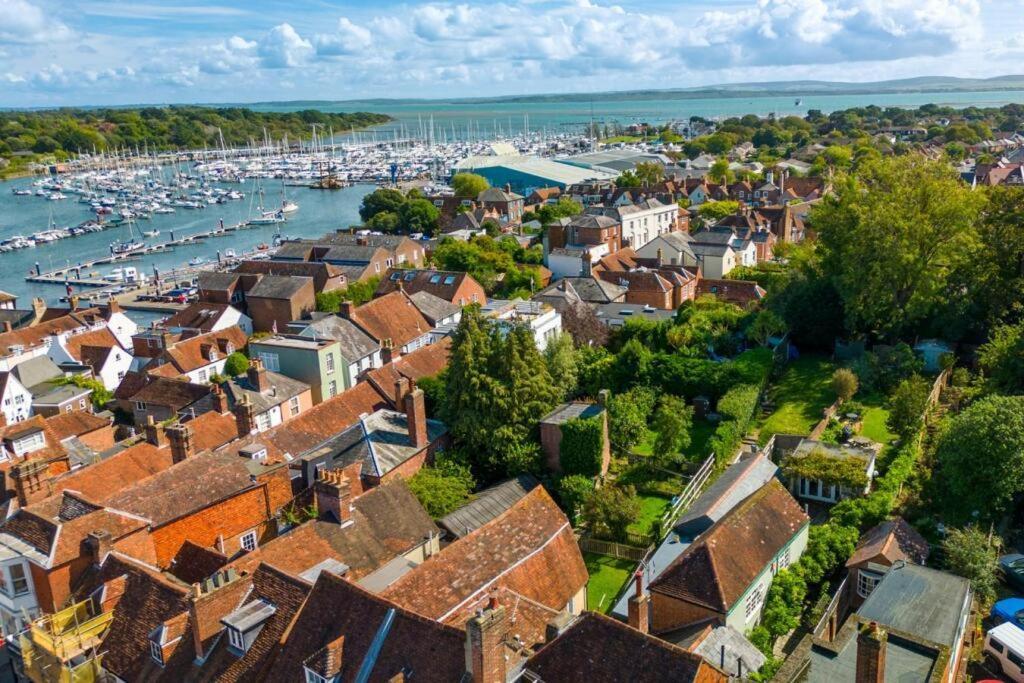Stunning Luxury Apartment In Central Lymington Zewnętrze zdjęcie